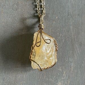 Elegant Gold Wire-Wrapped Citrine Pendant Necklace